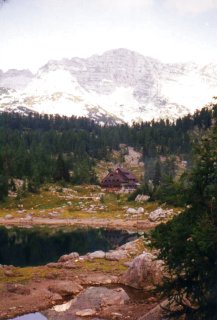 Approaching the Seven Lakes hut, where we stopped for lunch